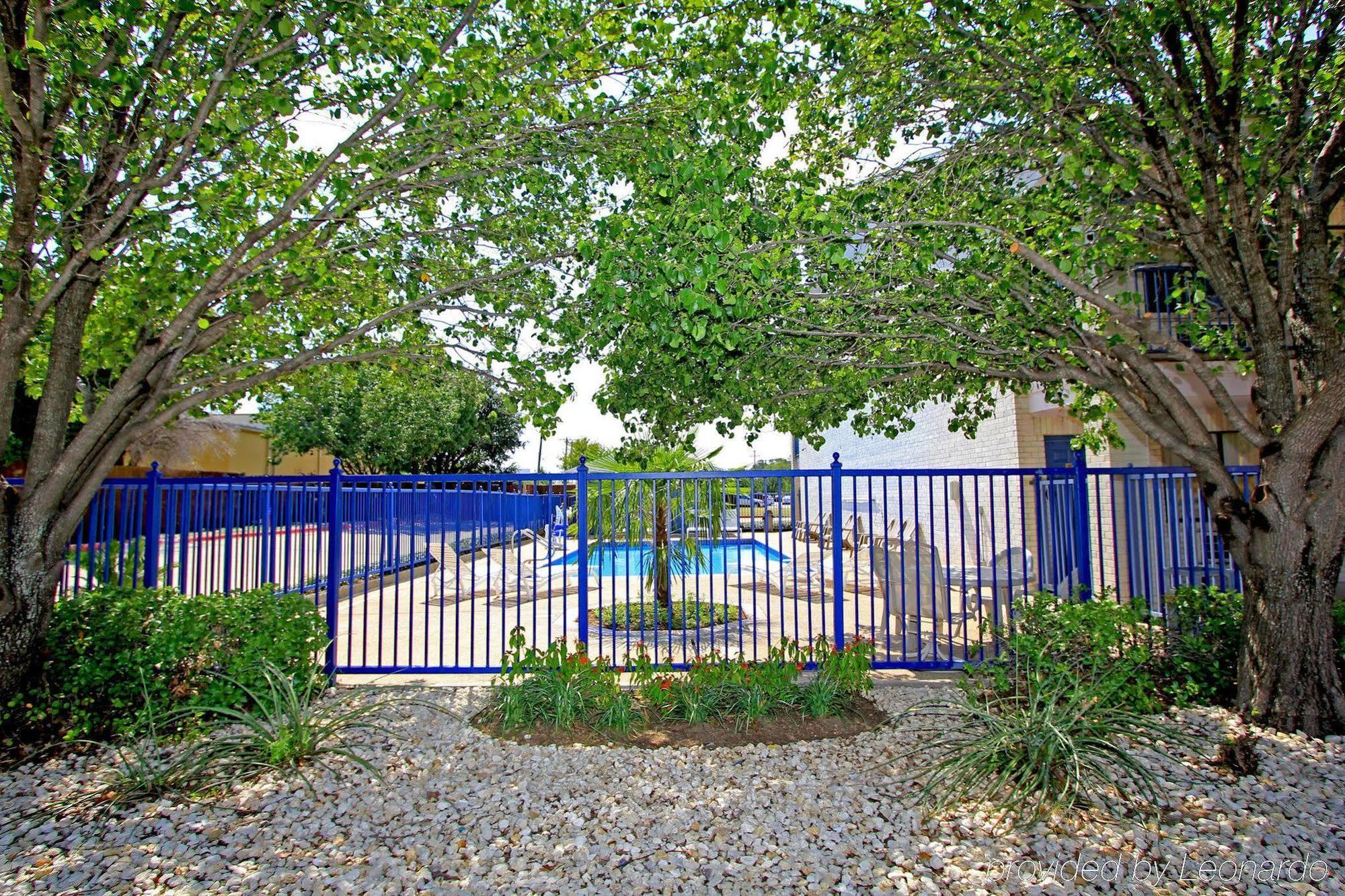 Days Inn By Wyndham Round Rock Εξωτερικό φωτογραφία